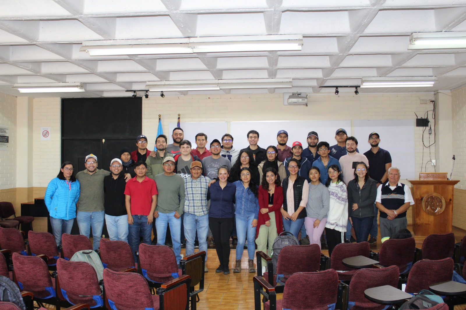 Estudiantes de EPS Agronomía 2024
