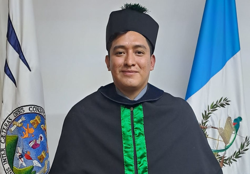Graduación Luis Julajuj